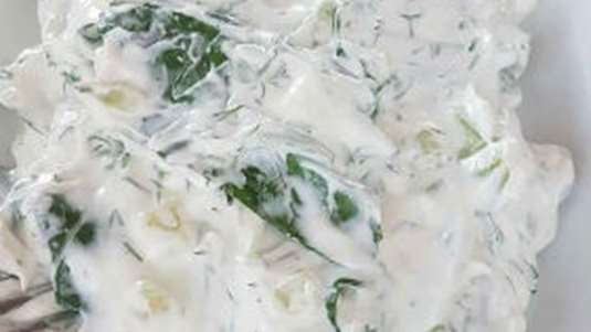 Τζατζίκι με σέσκουλα και αγγούρι (του μεζεδοπωλείου 