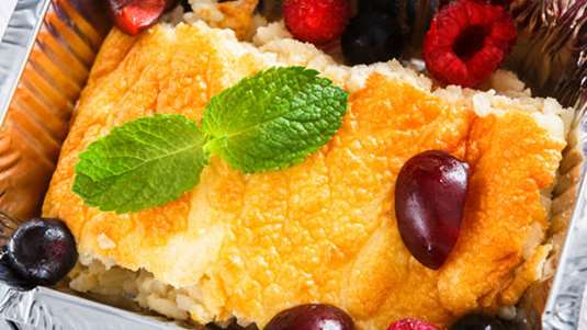 Ρυζόγαλο φούρνου με φρέσκα φρούτα