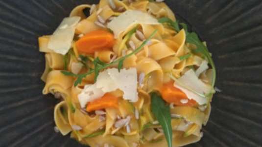 Χυλοπίτες με γλυκοκολοκύθα, κολοκύθι, κολοκυθόσπορους και λάδι τρούφας