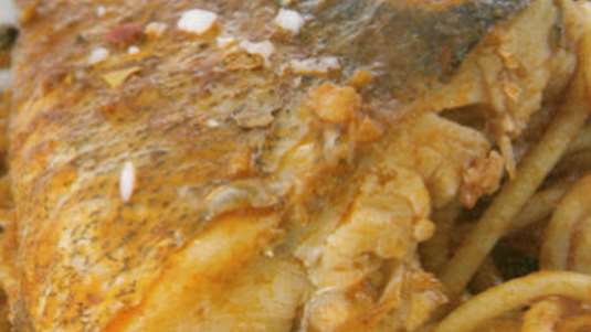 Μπακαλιάρος με μακαρόνια