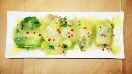 Λαχανοντολμάδες με γαύρο