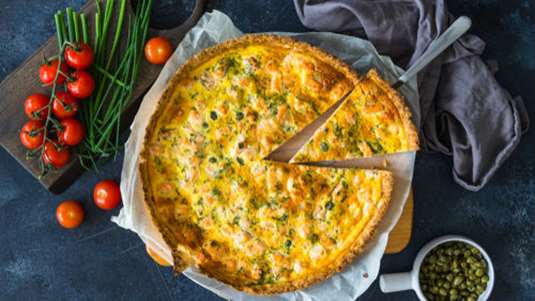 Ανοιχτή πίτα με σολομό