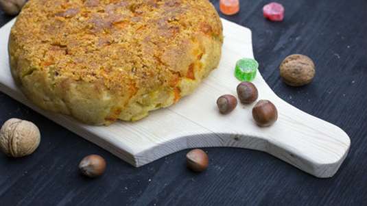 Μηλόπιτα-κέικ με κομμάτια μήλου και αλεύρι βρώμης και λιναρόσπορου