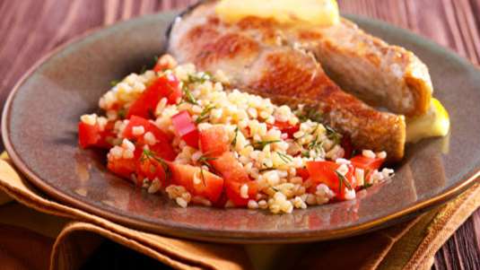 Ψάρι στον φούρνο με πλιγούρι 