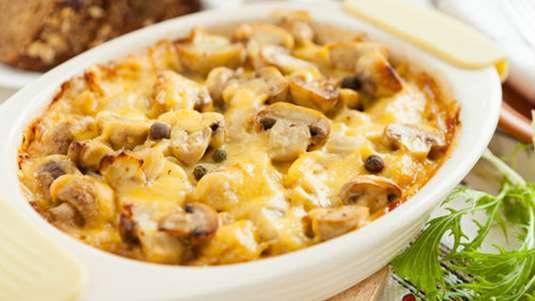 Γκρατέν με πατάτες, πράσα και μανιτάρια