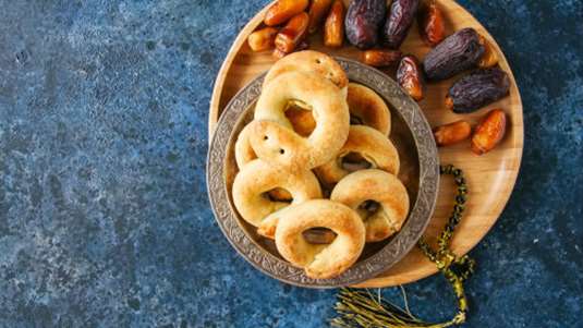 Κουλουράκια γεμιστά με χουρμάδες και μπαχαρικά 