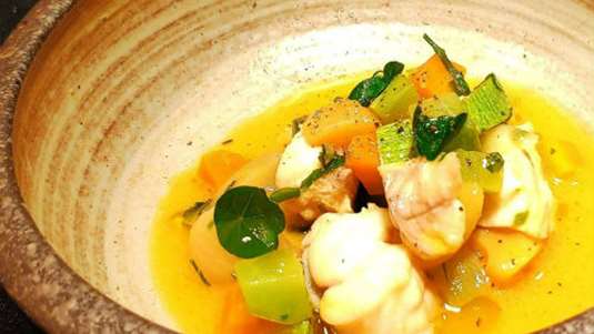 Ψαρόσουπα με πετρόψαρα και σαφράν