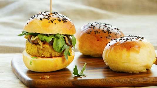 Χορτοφαγικά μπέργκερς με ρεβίθια