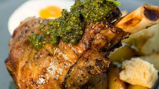 Χοιρινό κότσι 