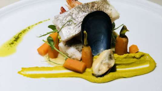 Μπακαλιάρος αλά πολίτα με θαλασσινά