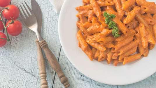 Σάλτσα ντομάτα με βότκα και κρέμα γάλακτος