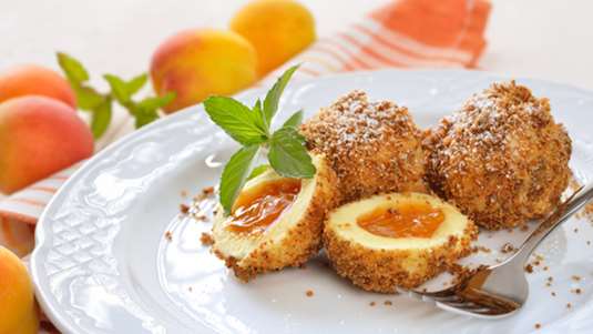 Ντάμπλινγκς από πατάτα με βερίκοκα 