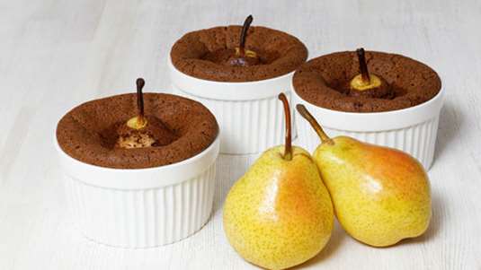 Μάφινς με αχλάδια, σοκολάτα και αμύγδαλο 