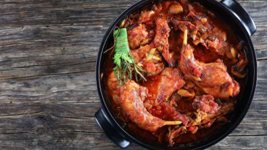 Κουνέλι μαριναρισμένο, κοκκινιστό