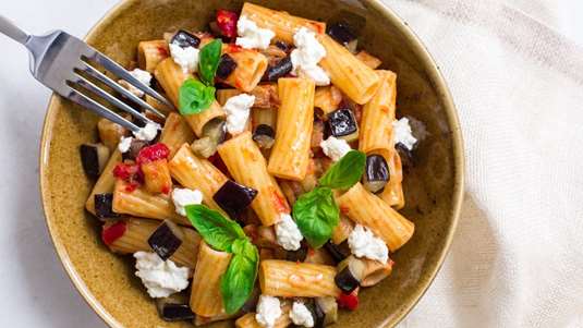 Pasta alla siciliana με μελιτζάνες και ρικότα