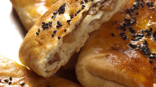 Σπιτικά Μπουρεκάκια με Καρύδι και Μέλι