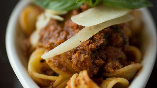 Ζυμαρικά με Αρωματικό Κιμά