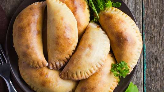 Μυζηθροπιτάκια με Σπιτικό Φύλλο