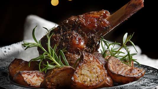 Κότσι Μοσχαρίσιο με Κρασί