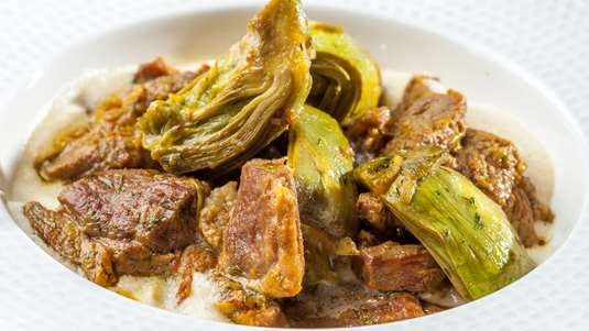 Κατσικάκι με Γιαούρτι και Αγκινάρες στο Φούρνο