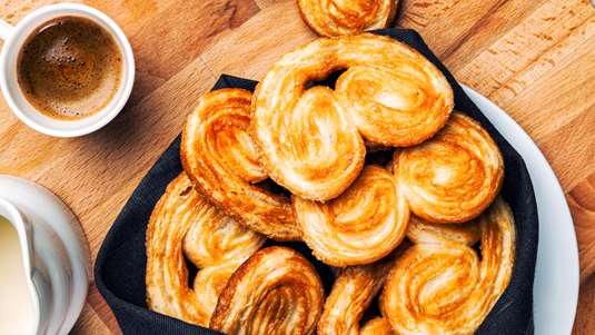 Στριφογυριστά Κουλουράκια Κανέλας με Πορτοκάλι