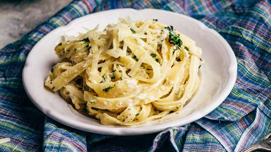 Χυλοπίτες με Πικάντικη Σάλτσα και Φέτα