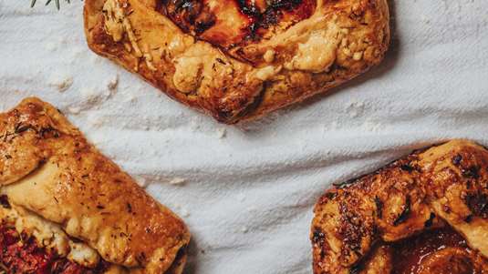 Πιπεριές με Ντομάτα και Φέτα