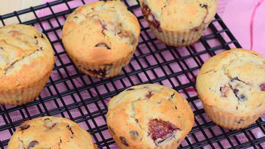 Μικρά Κέικ με Ξερά Σύκα