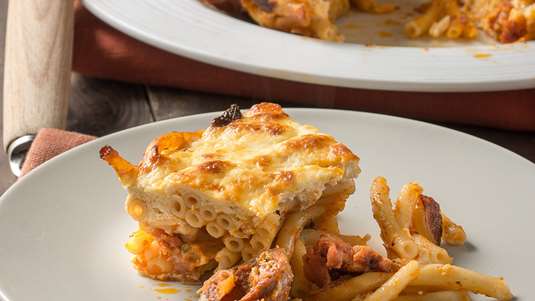 Παστίτσιο με Ντομάτα, Λουκάνικο και Φέτα