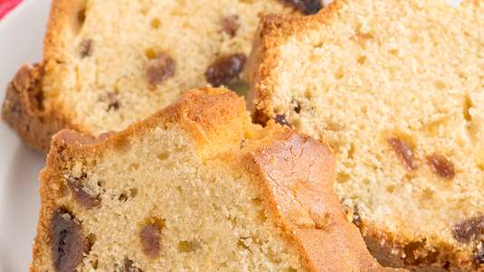 Κέικ με Χουρμάδες και Μπανάνες