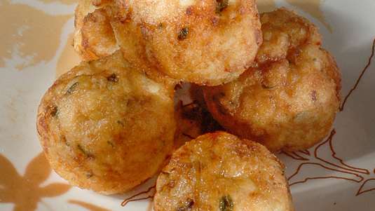 Φαβοκεφτέδες με Φέτα