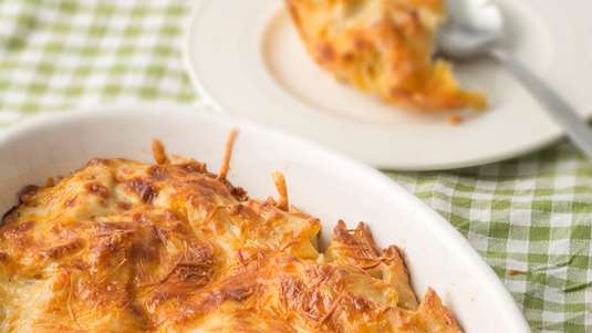 Πένες Φούρνου με Μπεσαμέλ και Τυριά