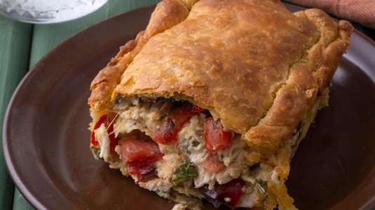 Πίτα με Κοτόπουλο και τα Λαχανικά του Καλοκαιριού