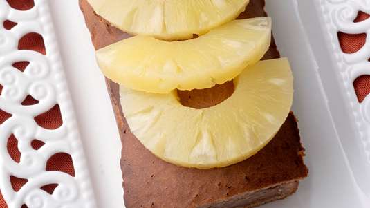 Κέικ με Σοκολάτα και Ανανά