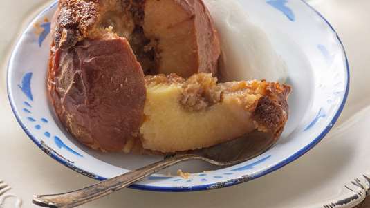 Ψητά Κυδώνια με Χαλβά και Αμύγδαλα