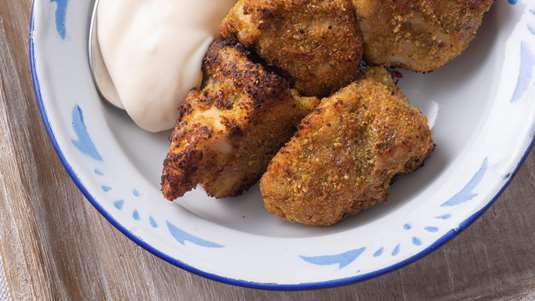Κοτοκεφτεδάκια με Κρούστα από Φιστίκι Aιγίνης