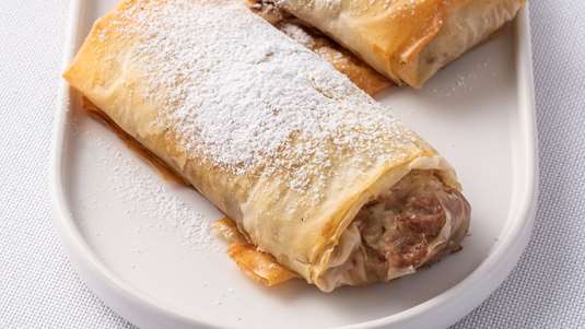 Μπουγάτσα με Μπανάνα και Κακάο