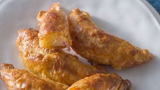 Σφολιατένια Πιτάκια με Λουκάνικα