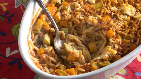 Kριθαράκι με Κιμά και Λαχανικά στον Φούρνο