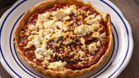 Τάρτα με Μελιτζάνες και Ξινομυζήθρα