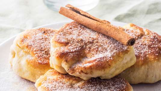 Τηγανοκουλούρες με Μέλι