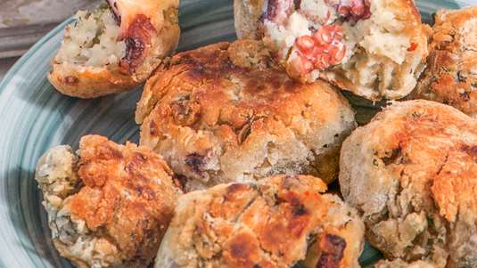 Χταποδοκεφτέδες με Σάλτσα Λιαστής Ντομάτας