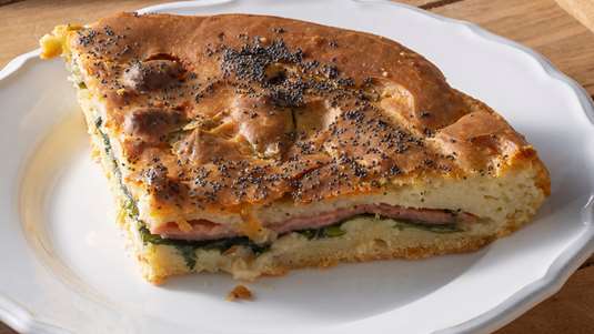 Σουφλέ με Σπανάκι, Μορταδέλα και Φέτα