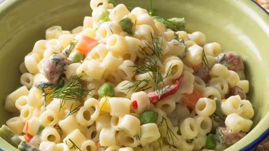 Κοφτό Μακαρονάκι με Λαχανικά και Σαλάμι Αέρος