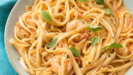 Λιγκουίνι με Γαρίδες, Κρέμα και Ντομάτα