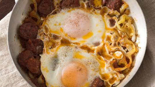 Σαγανάκι με Σουτζούκι