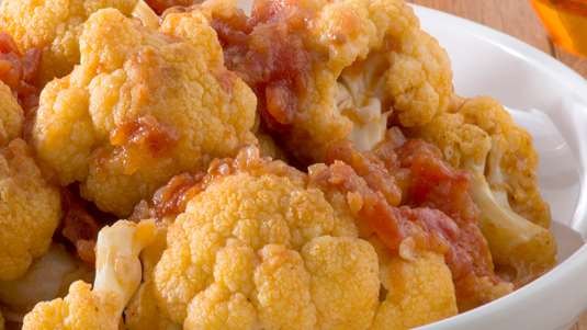 Κουνουπίδι Κοκκινιστό με Μήλο και Πορτοκάλι