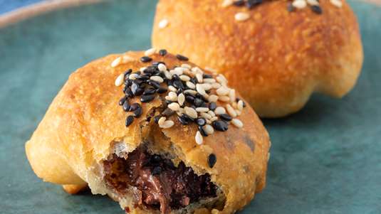 Αφράτα Ψωμάκια Γεμιστά με Σοκολάτα