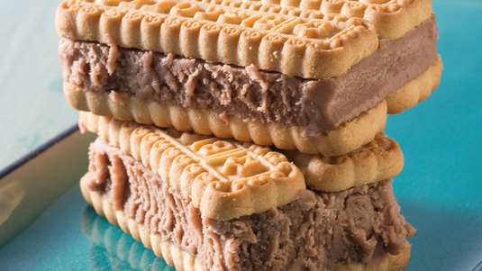 Παγωτό Σάντουιτς με Σοκολάτα Γάλακτος