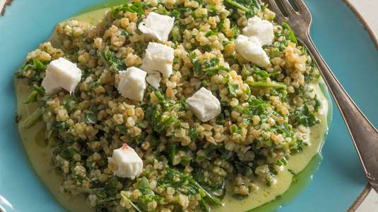 Πλιγούρι με Pesto Ρόκας και Μανούρι